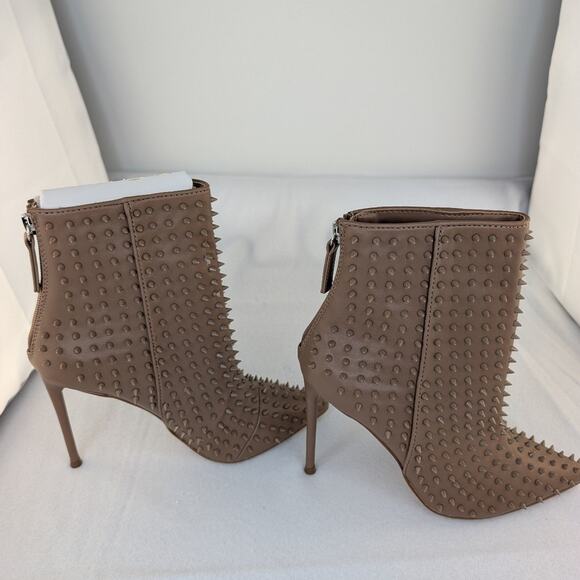 Steve Madden Brown Studded Heels - Picture 3 of 7